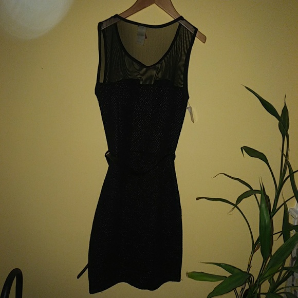 Little black dress - Picture 3 of 3